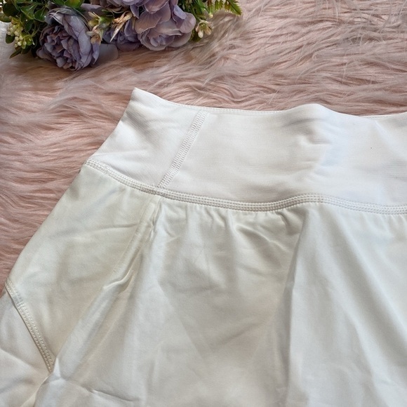 NWT Outdoor Voices Hudson 4" Skort White Skort Skirt - Picture 4 of 14
